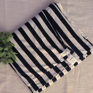 Mott50 UPF 50+ Protective Blanket